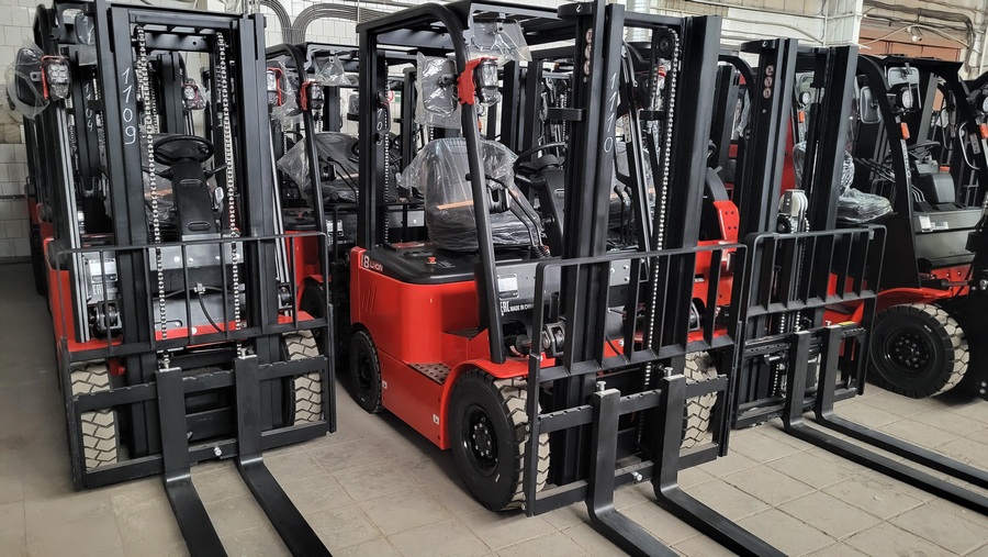 Тест-драйв складской техники на нашем складе в Евпатории